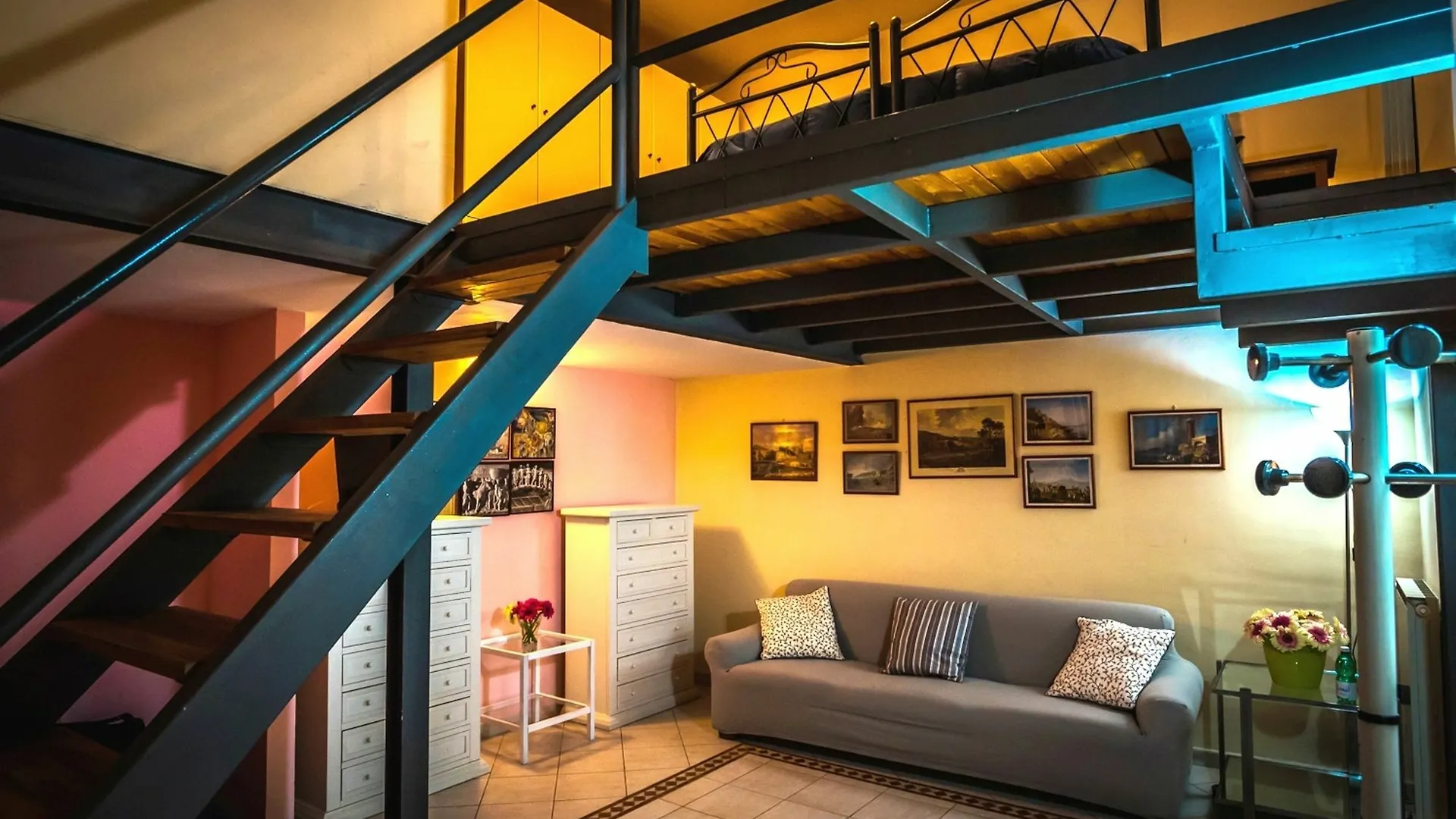 Apartment Case Cosi Chiaia Naples Italy