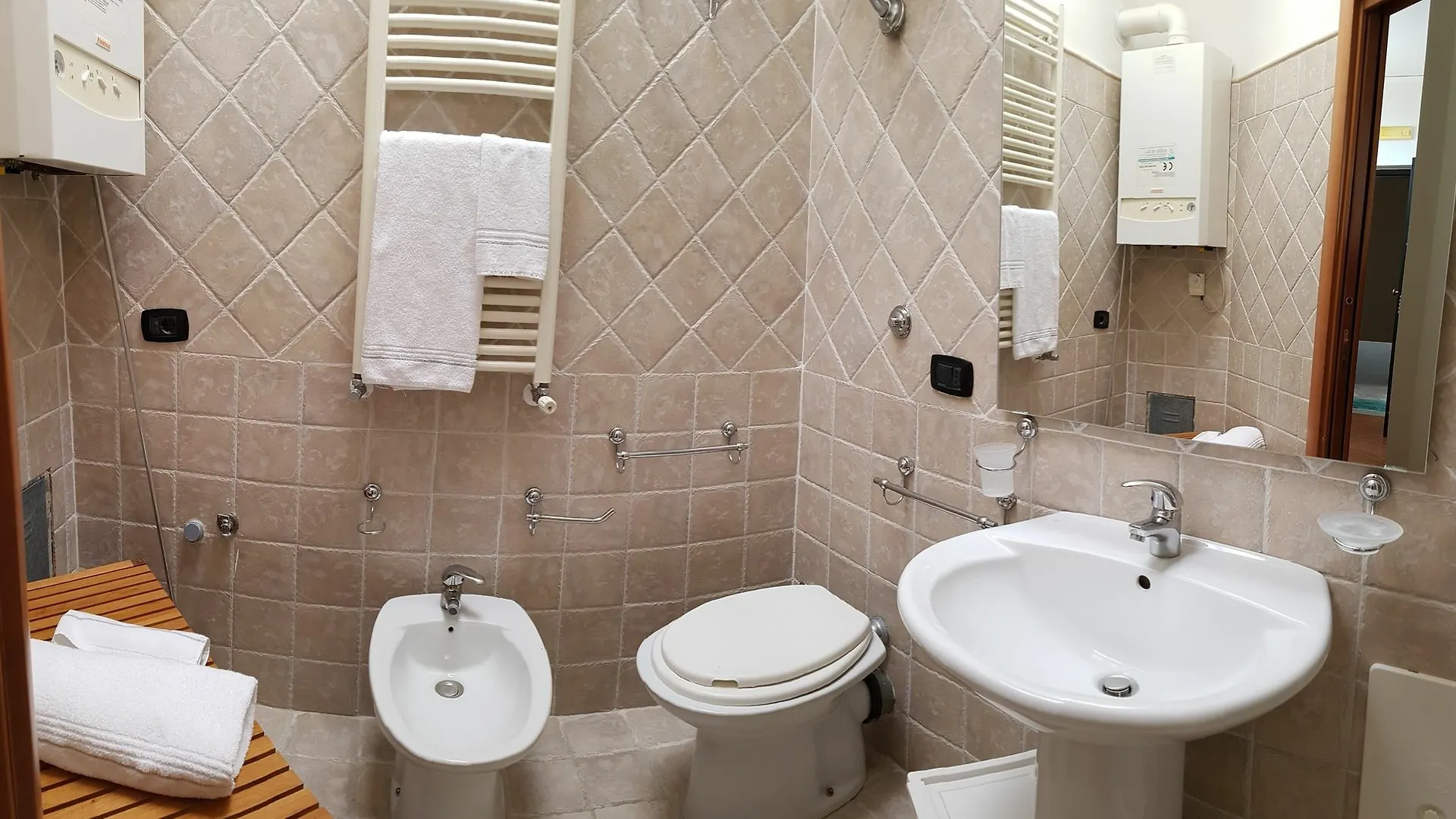Apartment Case Cosi Chiaia Naples
