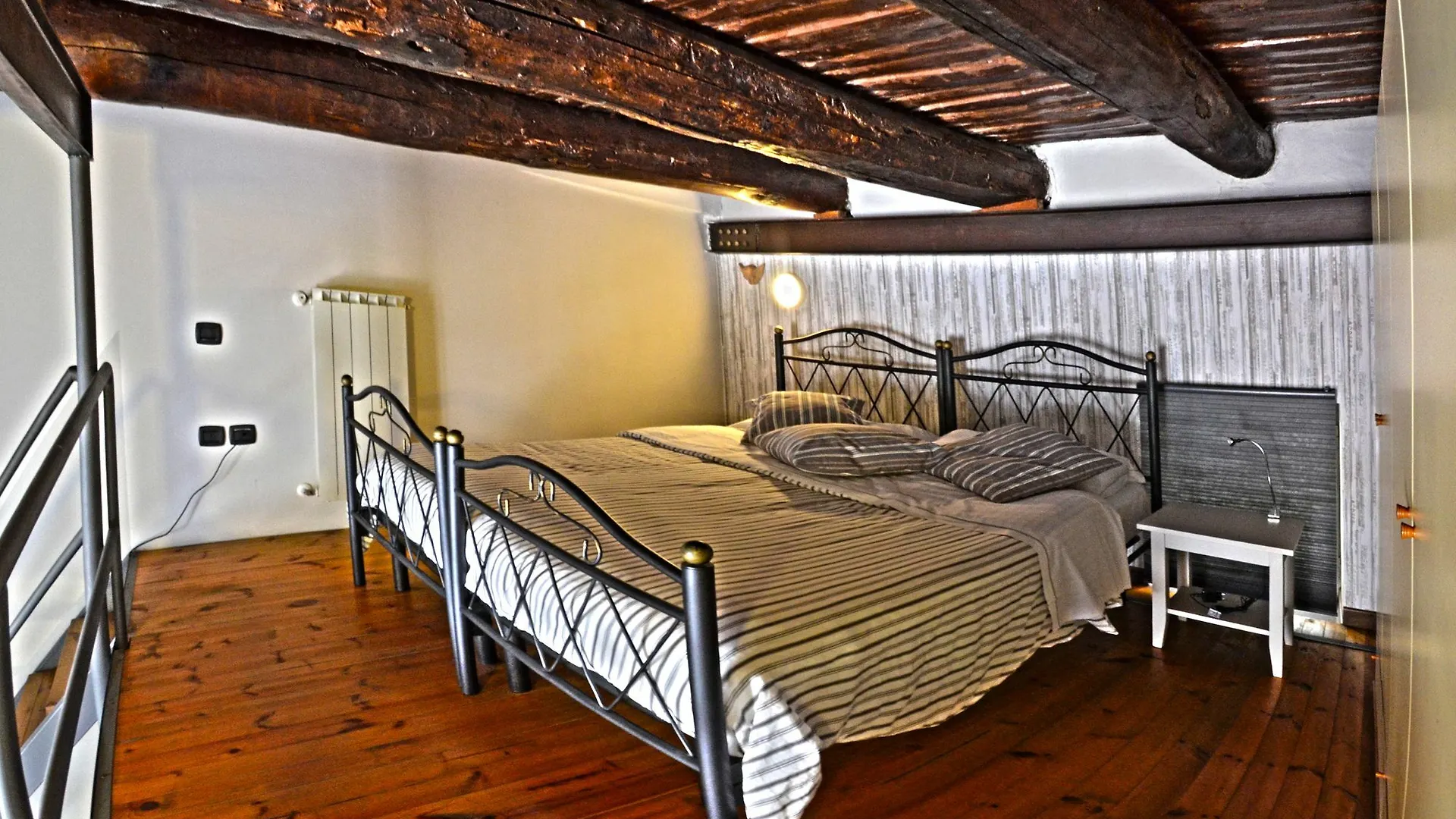Apartment Case Cosi Chiaia Naples Italy