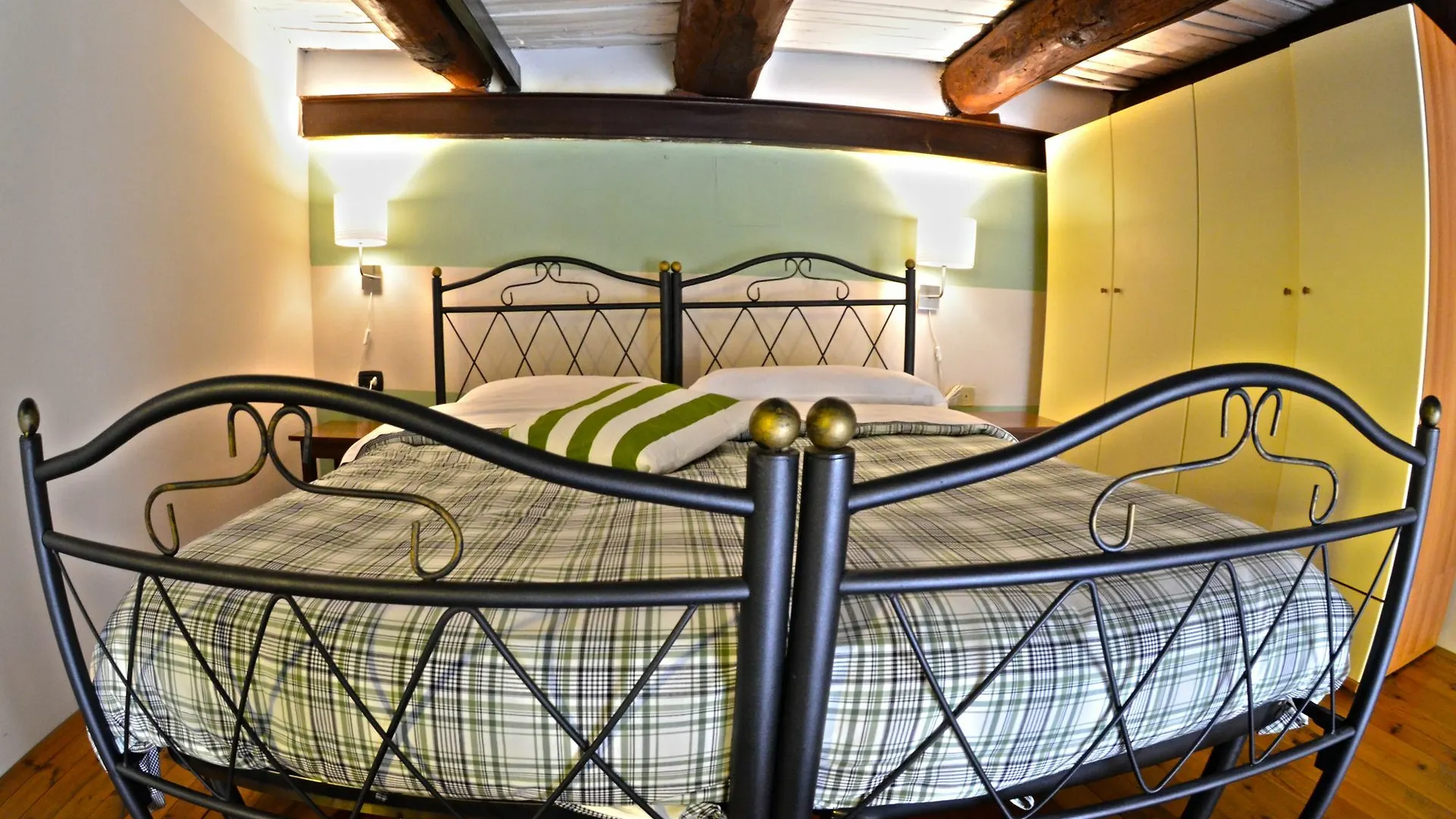 Apartment Case Cosi Chiaia Naples